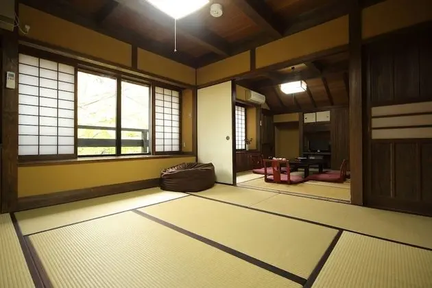 Traditional Oda, Ortak Banyo (Japanese Style, South Building)