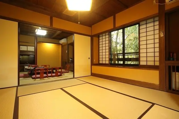 Traditional Oda, Ortak Banyo (Japanese Style, South Building)