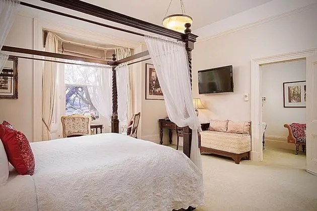 Deluxe Oda (Adelaide )