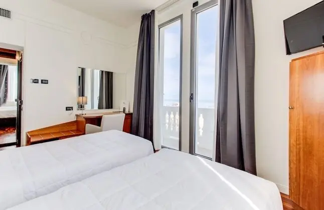 Tek Büyük Yataklı Oda, Deniz Manzaralı