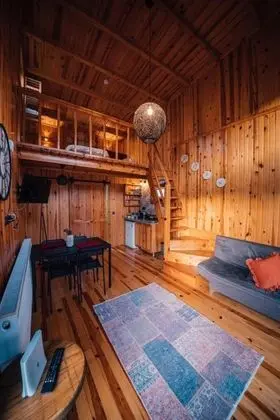 https://images.odamax.com/img/1024x768/odamax/image/upload/Kuru_e_me_Tiny_House_202508141803422_WhatsApp_Image_2023_10_27_at_10_33_48.jpeg