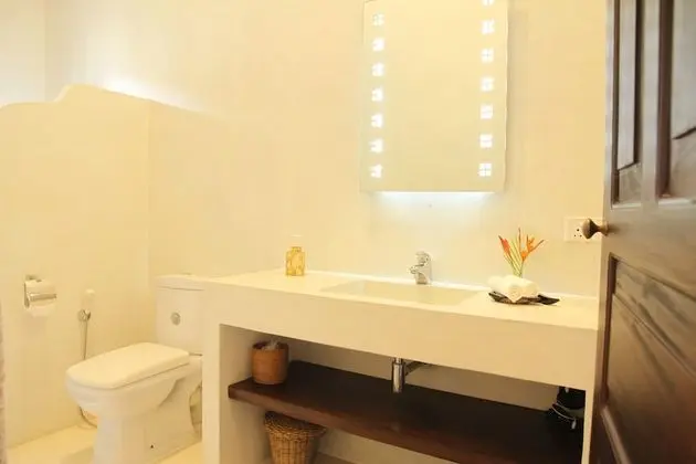 Deluxe Tek Büyük Yataklı Oda, 1 Yatak Odası, Engellilere Uygun, Havuz Manzaralı