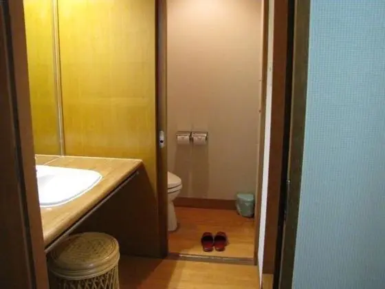 Traditional Oda, Ortak Banyo (Japanese-Style)