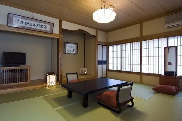 Standard İki Ayrı Yataklı Oda, Ortak Banyo (Japanese Style)