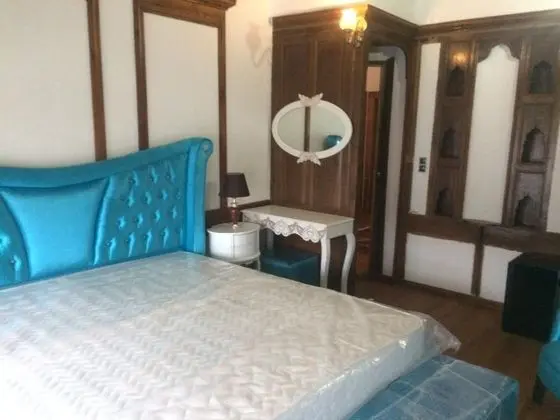 Triple, Şehir Manzaralı