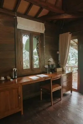 Üç Kişilik Oda, Bahçe Manzaralı
