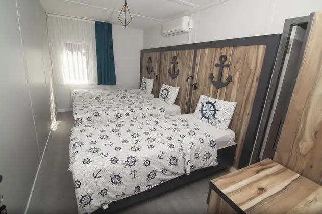 Standart Üç Kişilik Oda, Bahçe Manzaralı