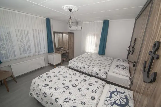 Standart Üç Kişilik Oda, Deniz Manzaralı