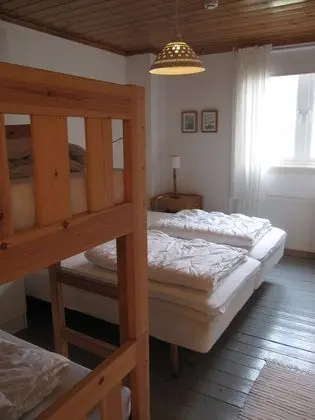 Dört Kişilik Oda, Ortak Banyo (Double Bed & Bunk Bed)