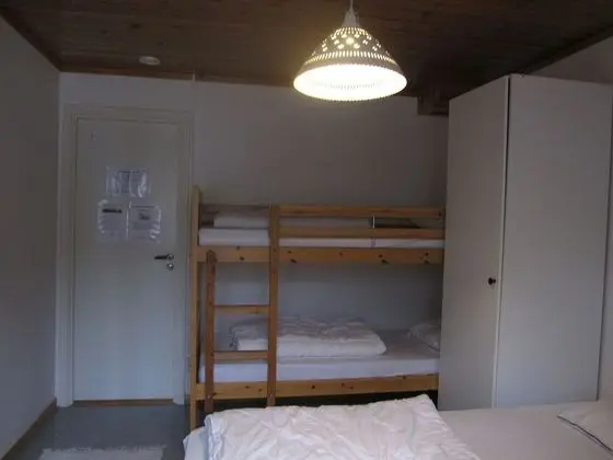 Dört Kişilik Oda, Ortak Banyo (Double Bed & Bunk Bed)