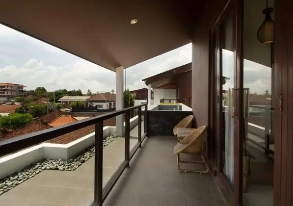 Three-Bedroom House with Private Pool