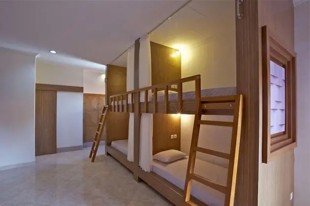 Bed in 8-Bed Mixed Dormitory Room
