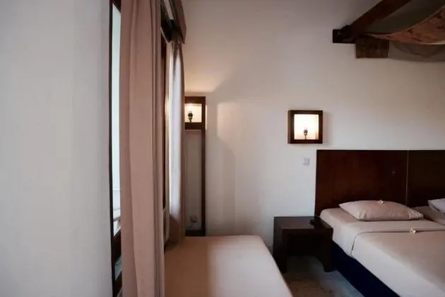 Deluxe Oda, Teras, Havuz Manzaralı