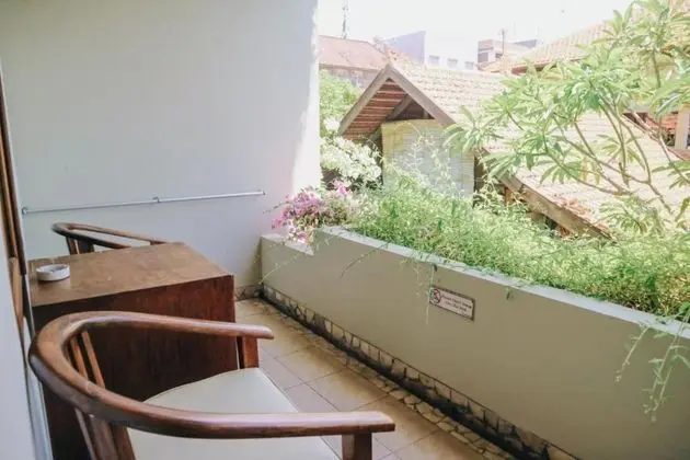 Deluxe Oda, Teras, Havuz Manzaralı