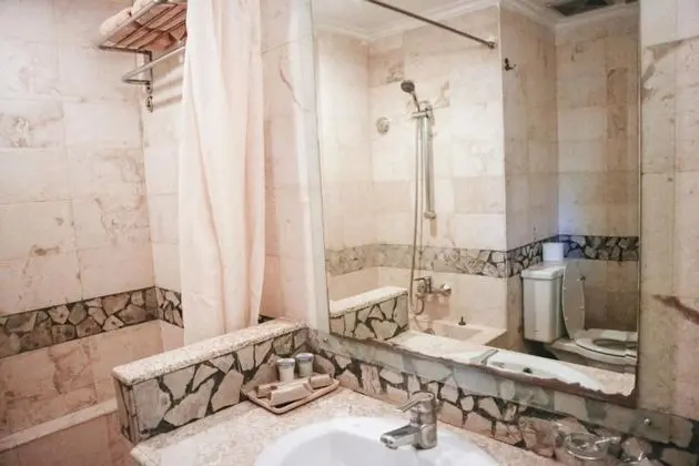 Deluxe Oda, Teras, Havuz Manzaralı