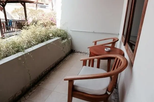 Deluxe Oda, Teras, Havuz Manzaralı