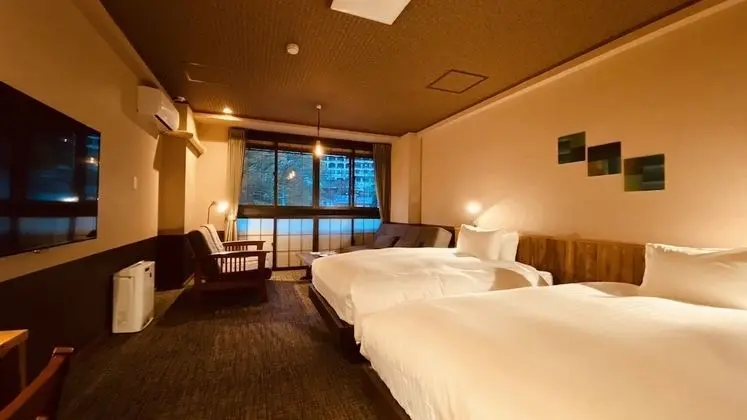 Twin Room with Shower- Non-Smoking