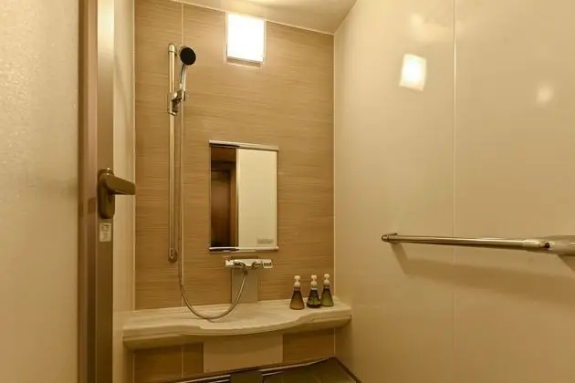 Twin Room with Shower- Non-Smoking
