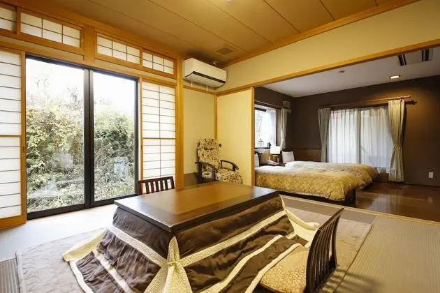 Oda, Ek Bina (Japanese Western Style, Open Air Bath)