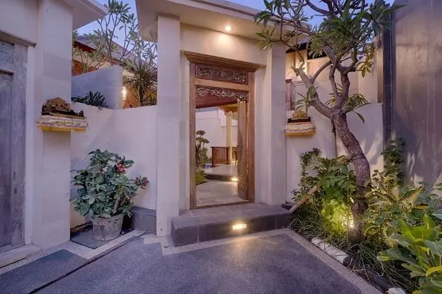 Villa, 2 Yatak Odası, Havuz Manzaralı