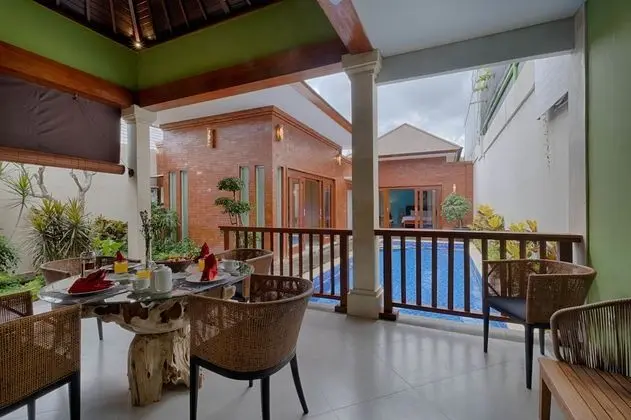 Villa, 2 Yatak Odası, Havuz Manzaralı