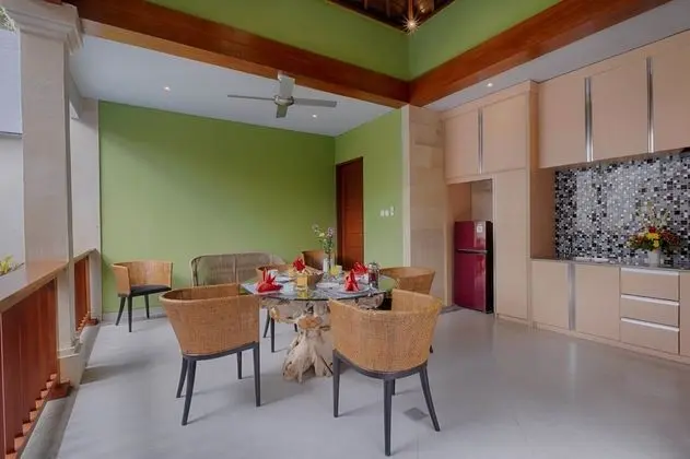 Villa, 2 Yatak Odası, Havuz Manzaralı