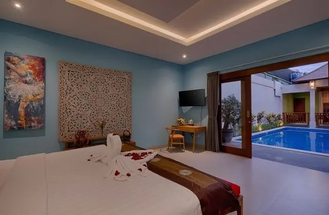 Villa, 2 Yatak Odası, Havuz Manzaralı
