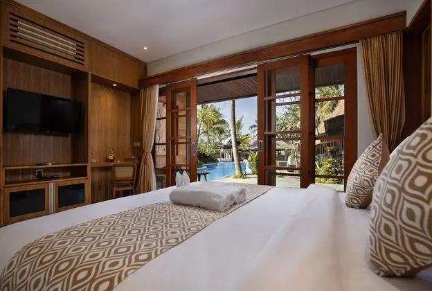 Deluxe Oda, 3 Yatak Odası, Havuz Manzaralı