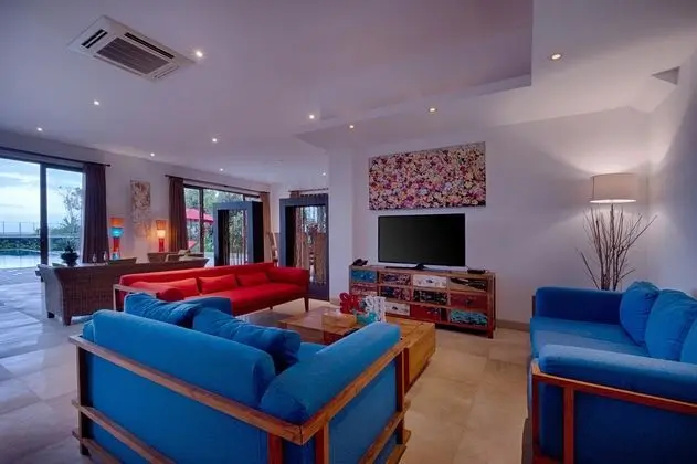 Villa Five Bedrooms With Private Pool