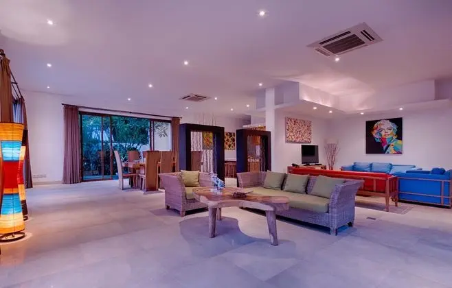 Villa Five Bedrooms With Private Pool