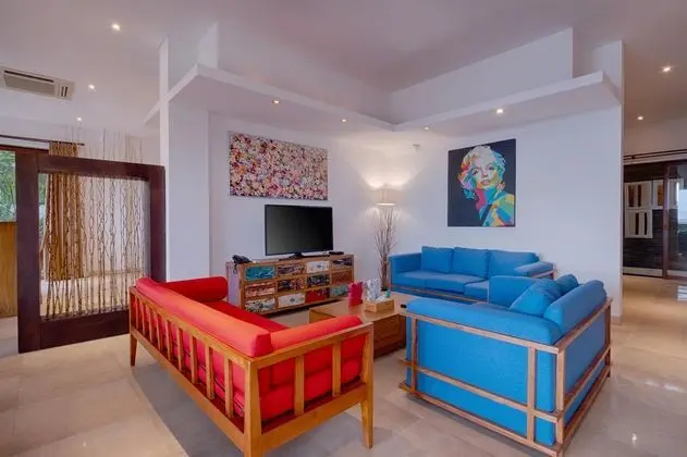 Villa Five Bedrooms With Private Pool