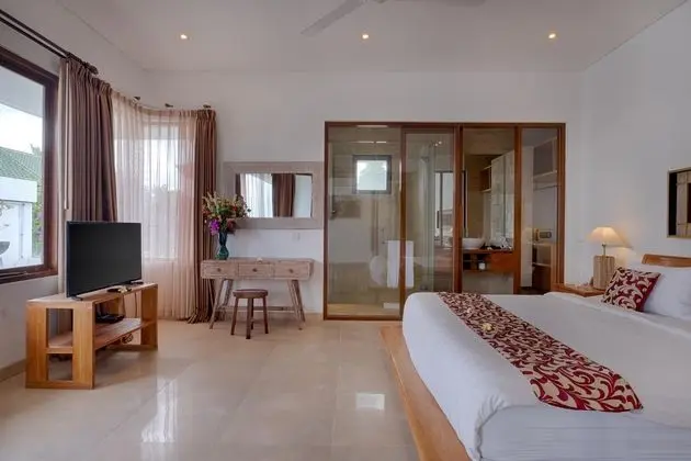 Villa Five Bedrooms With Private Pool
