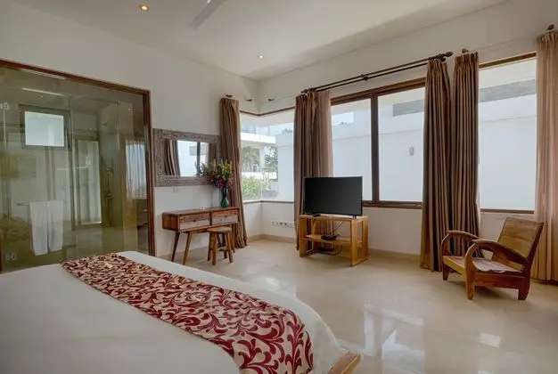 Villa Five Bedrooms With Private Pool