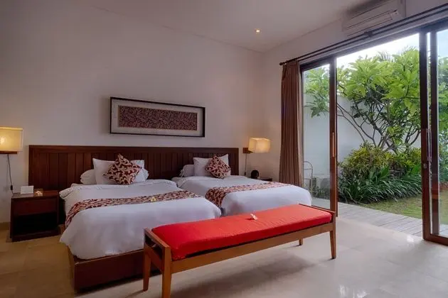 Villa Five Bedrooms With Private Pool