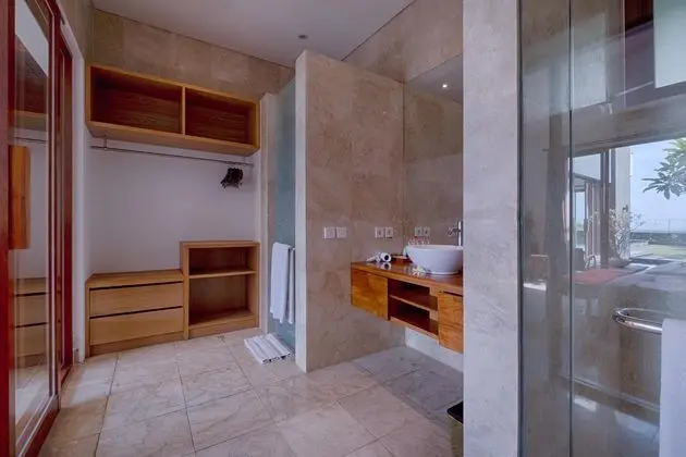 Villa Five Bedrooms With Private Pool