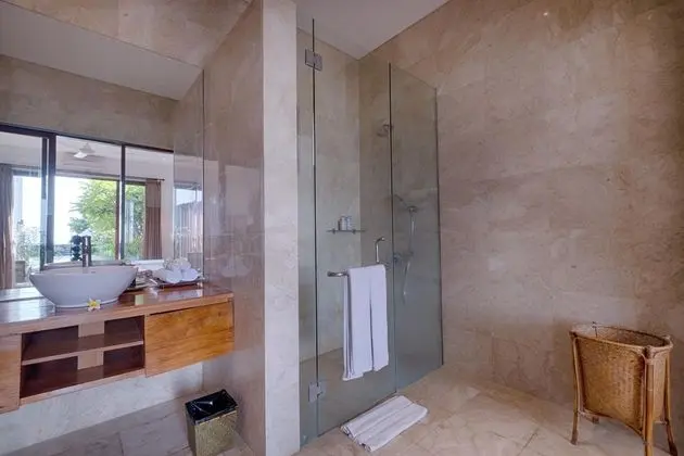 Villa Five Bedrooms With Private Pool