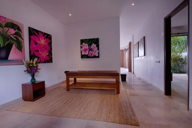 Villa Five Bedrooms With Private Pool