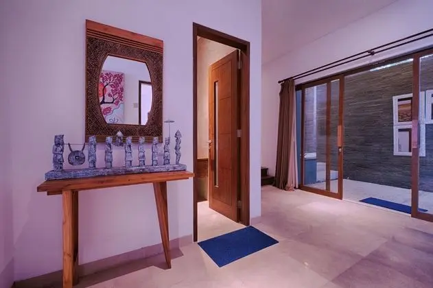 Villa Five Bedrooms With Private Pool