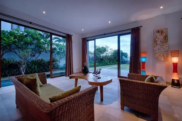 Villa Five Bedrooms With Private Pool