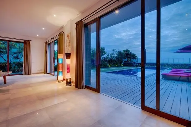 Villa Five Bedrooms With Private Pool