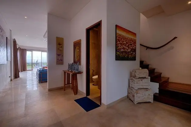 Villa Five Bedrooms With Private Pool