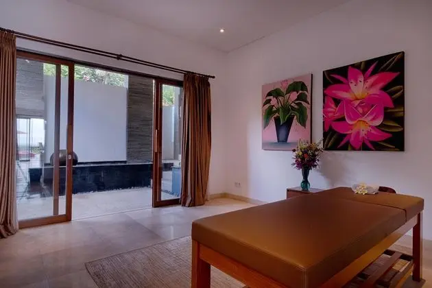 Villa Five Bedrooms With Private Pool