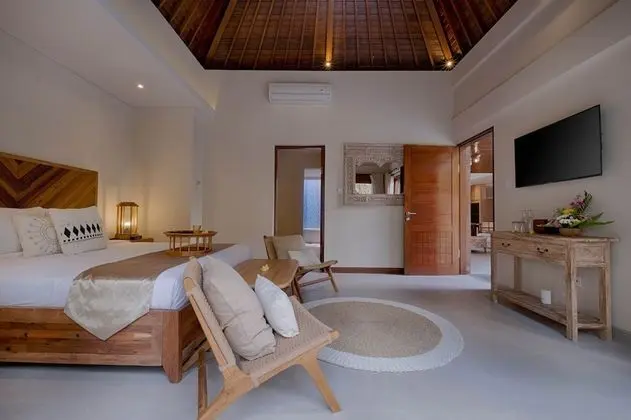 Villa, 2 Yatak Odası, Havuz Manzaralı