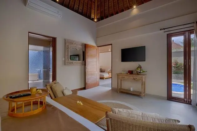 Villa, 2 Yatak Odası, Havuz Manzaralı