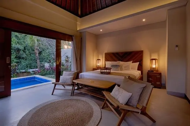 Villa, 2 Yatak Odası, Havuz Manzaralı