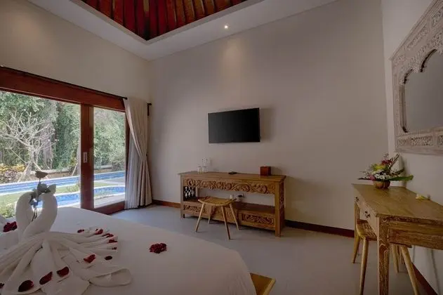 Villa, 2 Yatak Odası, Havuz Manzaralı