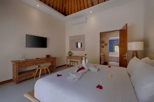 Villa, 2 Yatak Odası, Havuz Manzaralı