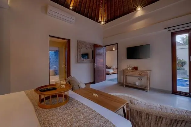 Villa, 2 Yatak Odası, Havuz Manzaralı