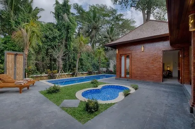 Villa, 2 Yatak Odası, Havuz Manzaralı