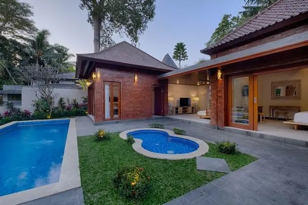 Villa, 2 Yatak Odası, Havuz Manzaralı